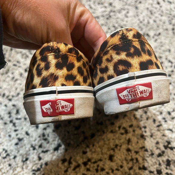 VANS Cheetah print slip ons size 
6.0 men -
7.5 women - Picture 5 of 6